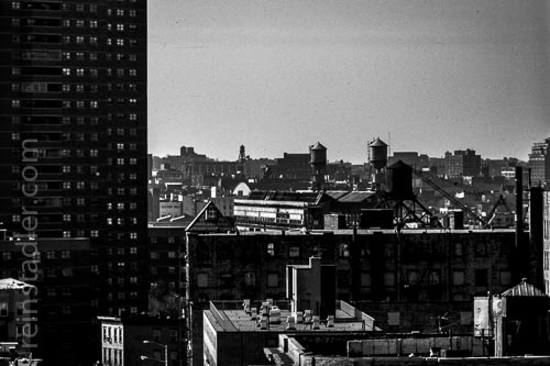  Hochhaus und Wassertürme in New York.